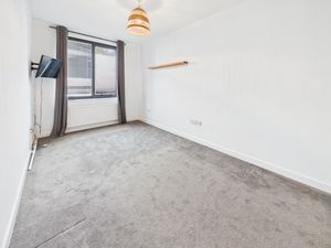 DOUBLE BEDROOM- click for photo gallery